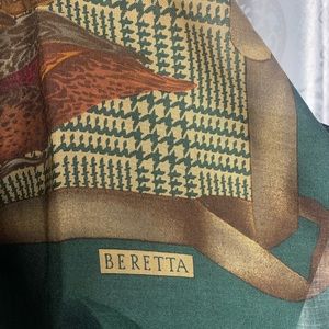 Beretta scarf wool/silk made in Italy 34x34 good used condition equestrian look